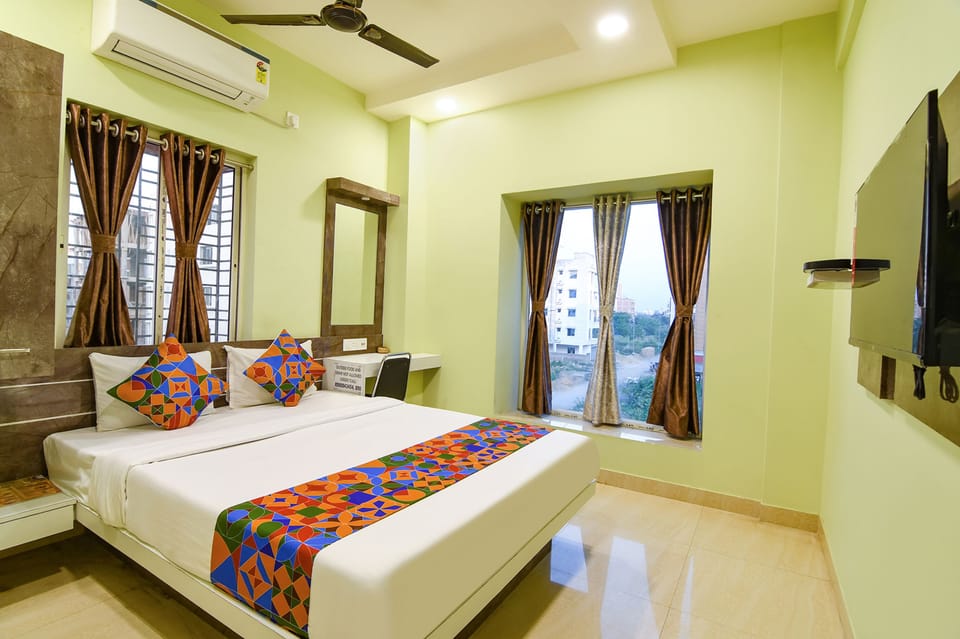 Deluxe Room | Egyptian cotton sheets, premium bedding, in-room safe, free WiFi