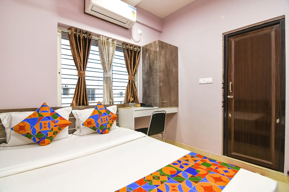 Egyptian cotton sheets, premium bedding, in-room safe, free WiFi