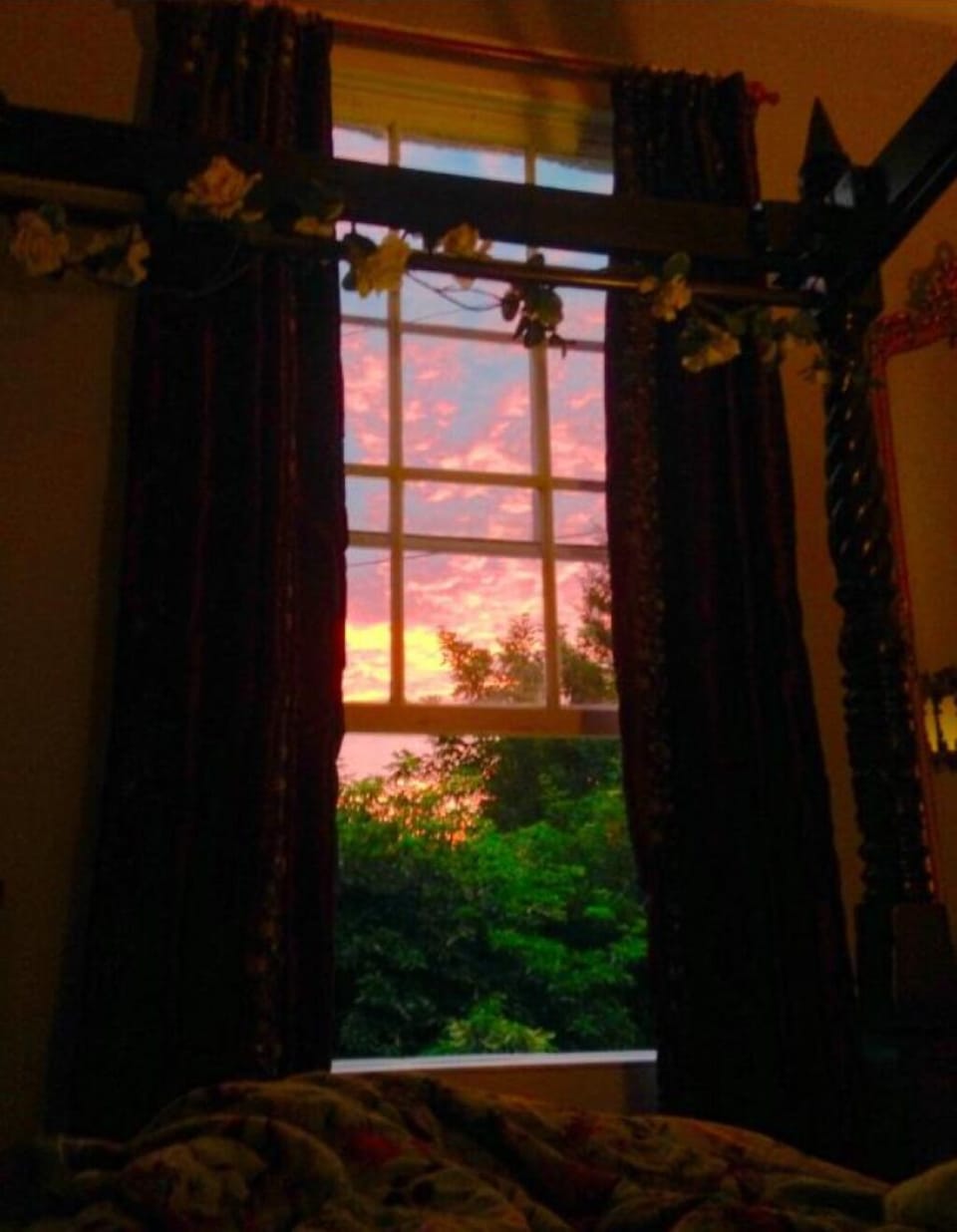 4- poster Bedroom
