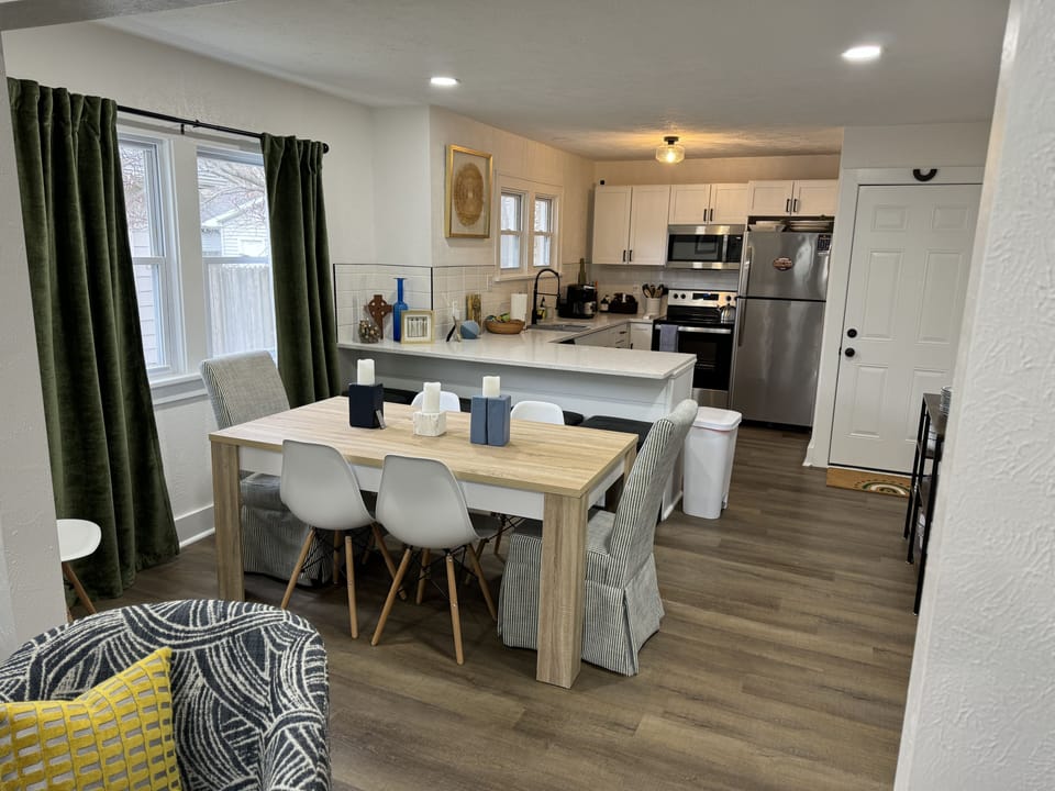 Dining Area with Island Seating