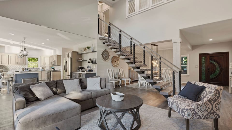 House (6 Bedrooms) | Interior