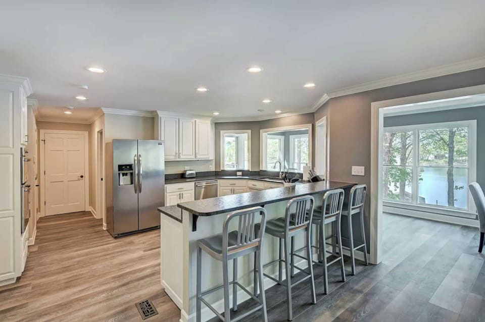 House (5 Bedrooms) | Interior