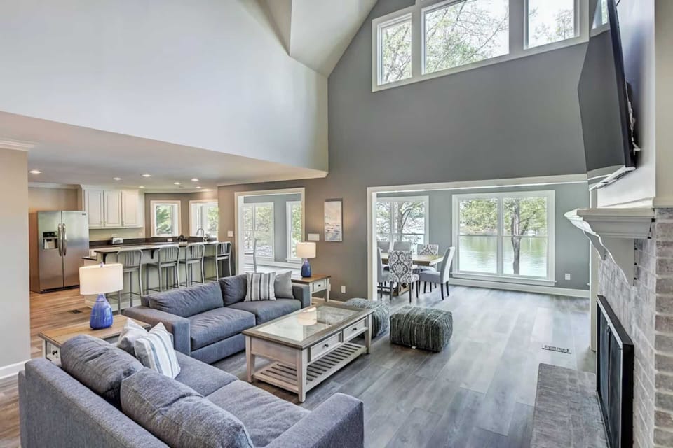 House (5 Bedrooms) | Interior