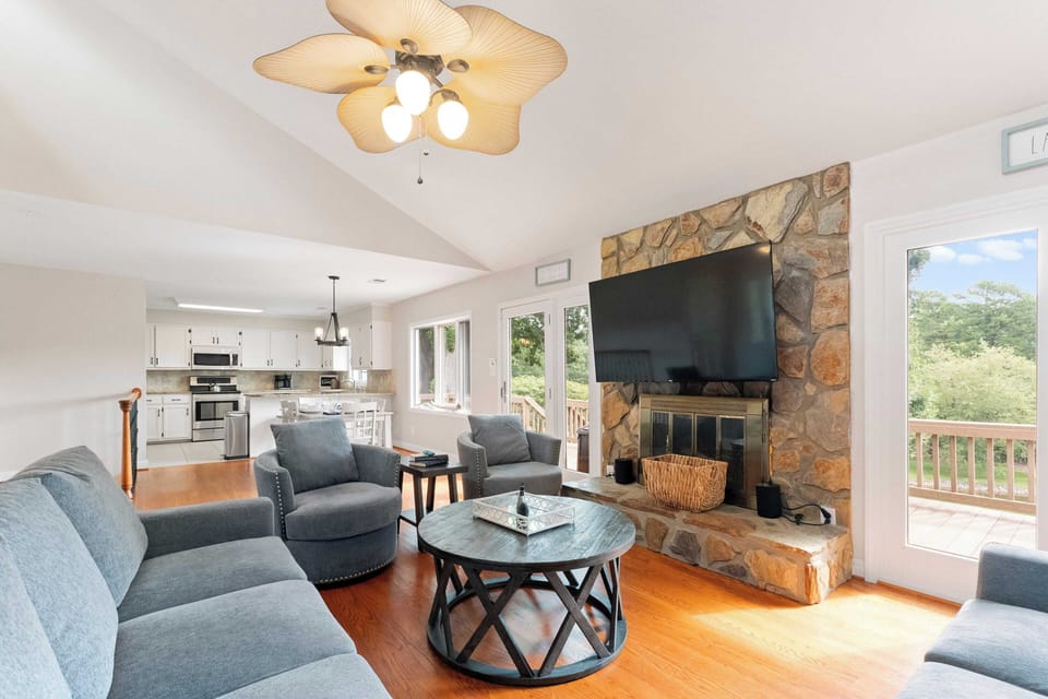 House (5 Bedrooms) | Interior