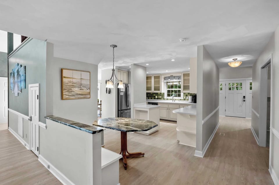 House (5 Bedrooms) | Interior