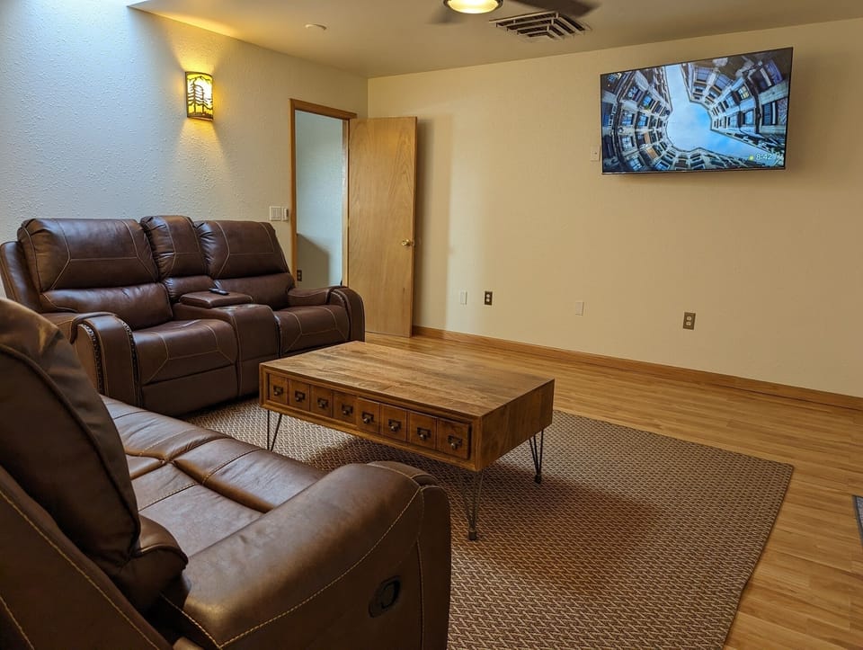 38873166-9394-4151-8a35-12a8252d2070