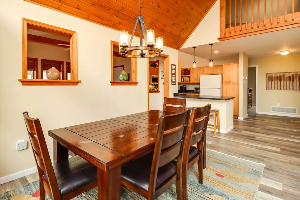 Dining Area | Main Level