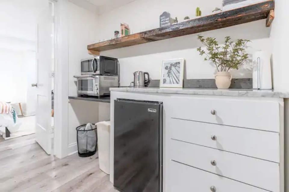 kitchenette