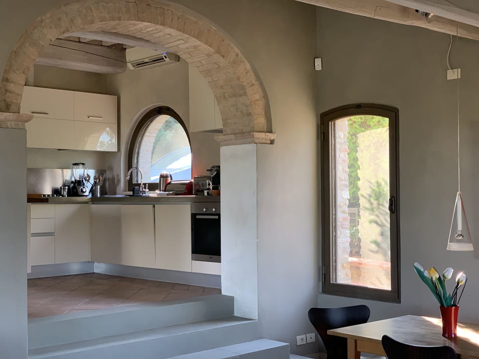 Le Rose view towards kitchen