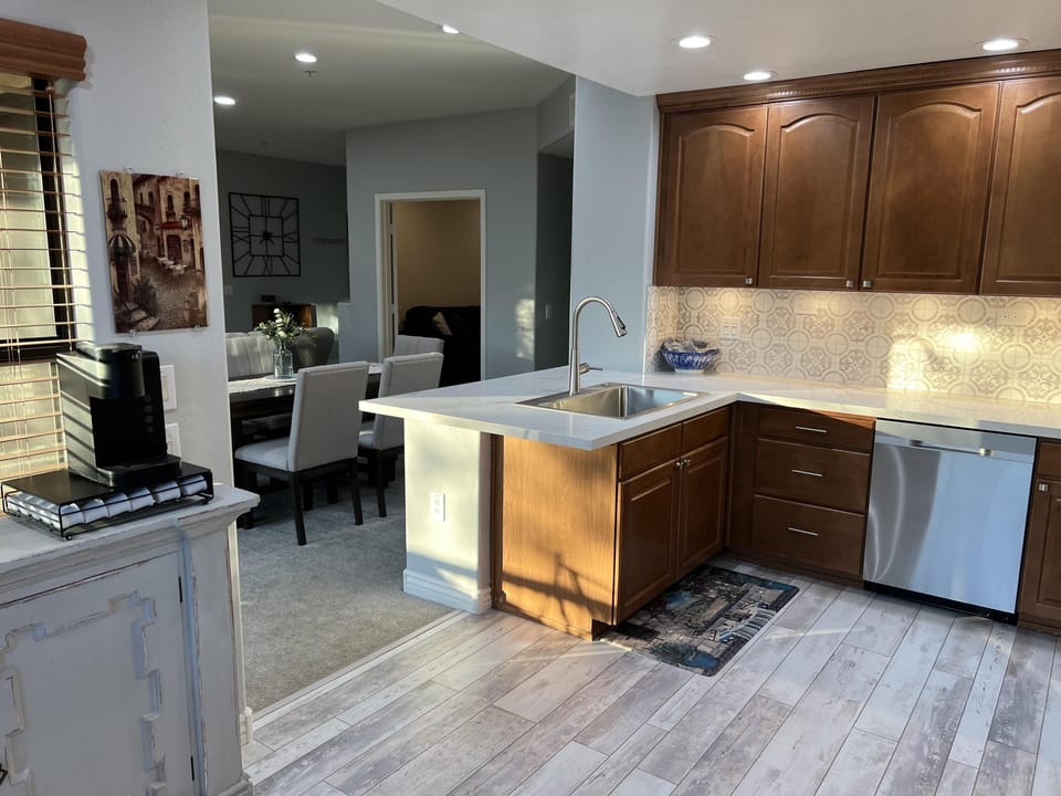 Large and bright kitchen