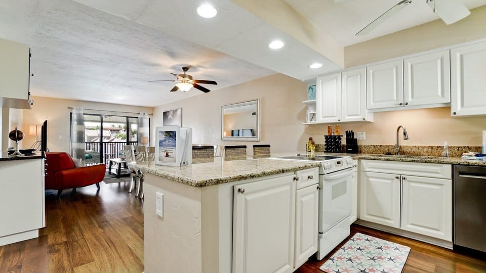 Kitchen/Breakfast Bar