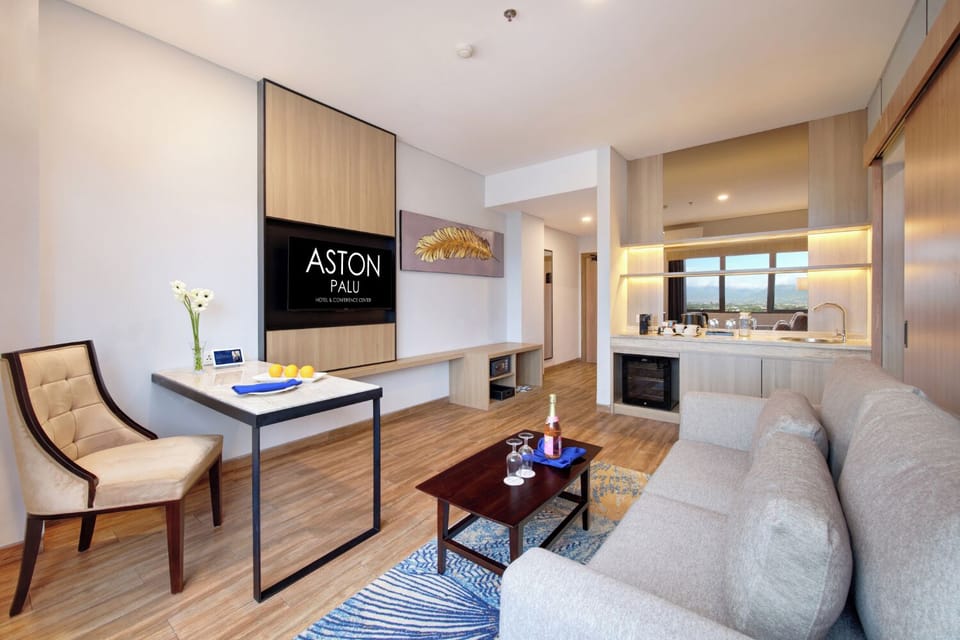 Junior Suite (Junior) | 1 bedroom, in-room safe, desk, soundproofing