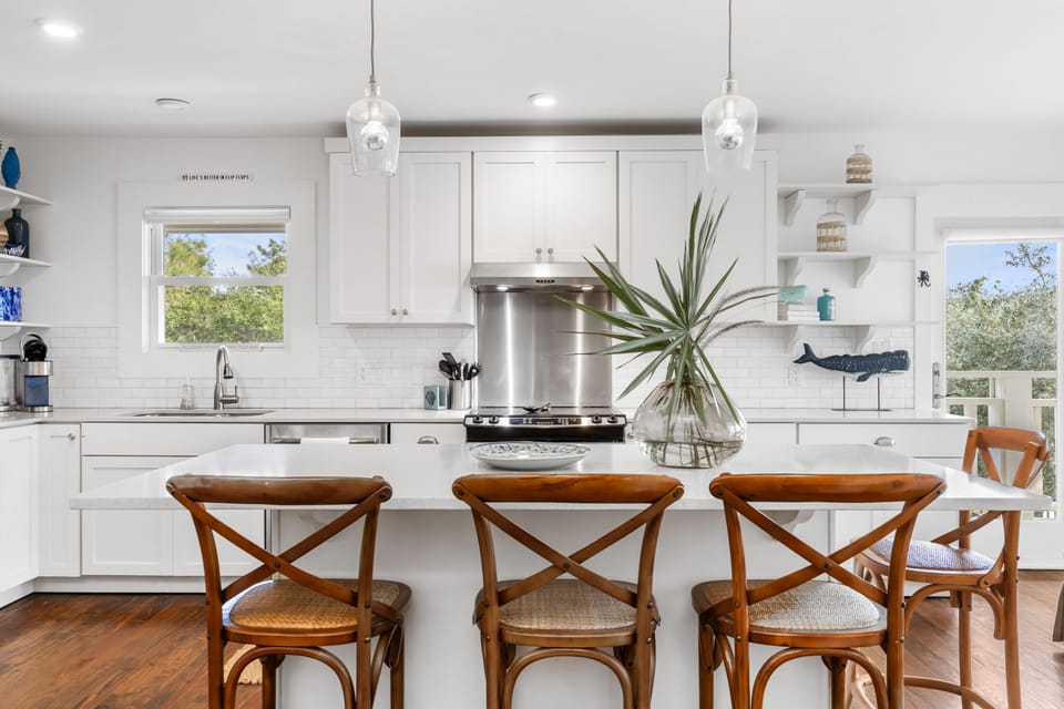 Grab a quick snack on the kitchen island.
