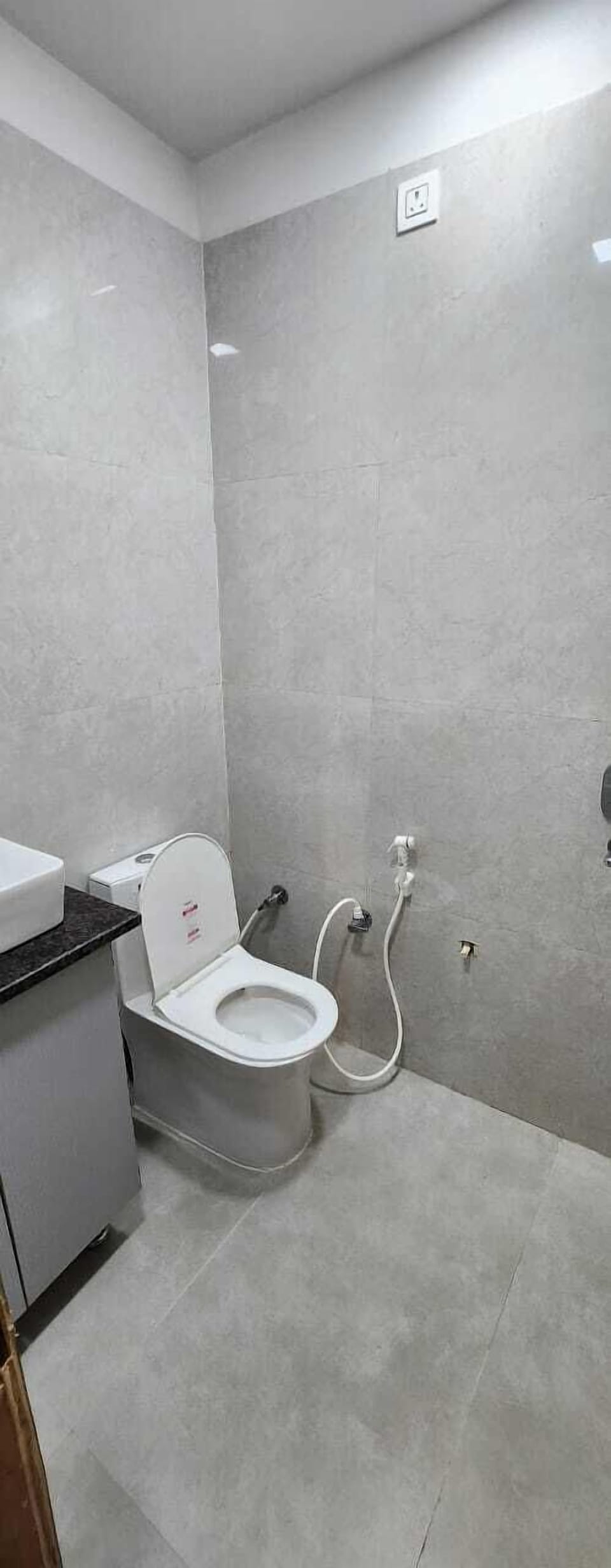 Deluxe Room | Bathroom | Free toiletries