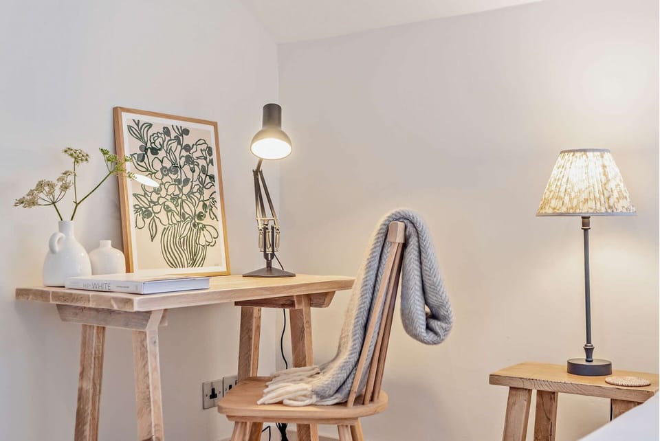 Rosewood Cottage Bedroom 2 - StayCotswold