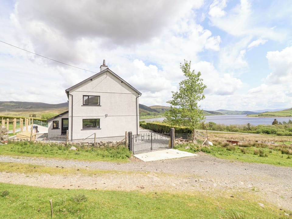 Cottage | Property grounds