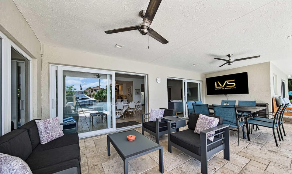 Outdoor Dining table, Sofa & Chairs