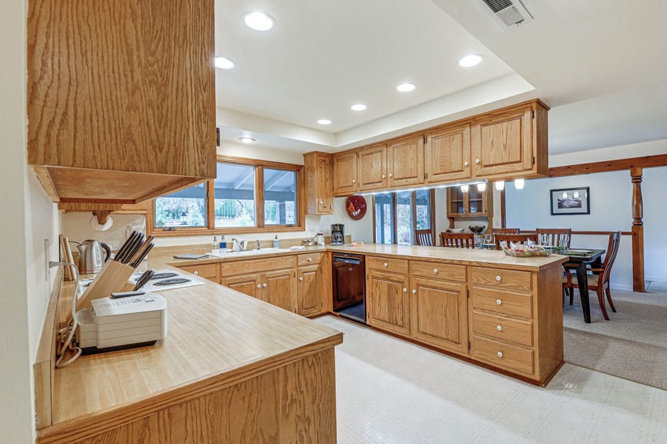 House (3 Bedrooms) | Interior