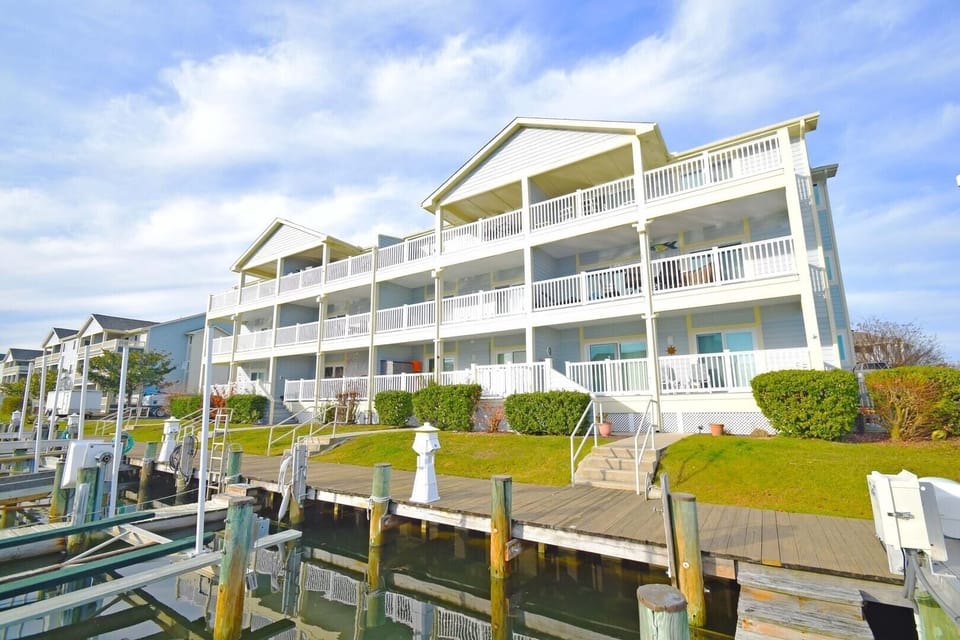 Condo, 2 Bedrooms | Exterior