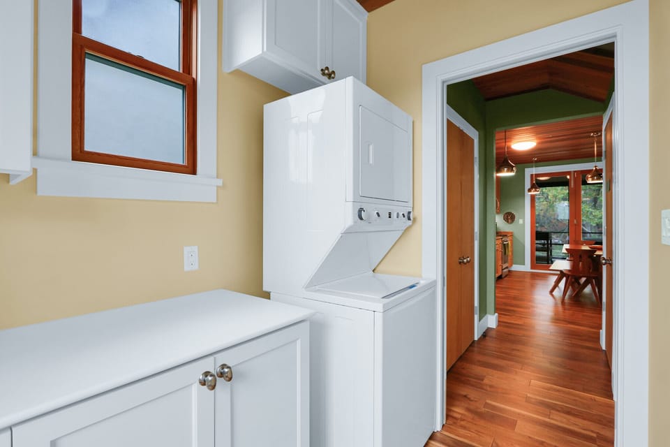 Stackable washer and dryer units for guest use