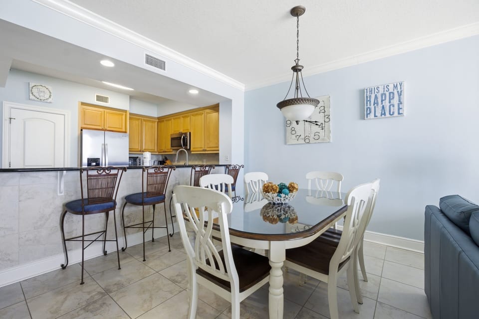 Azure #413 Dining Area