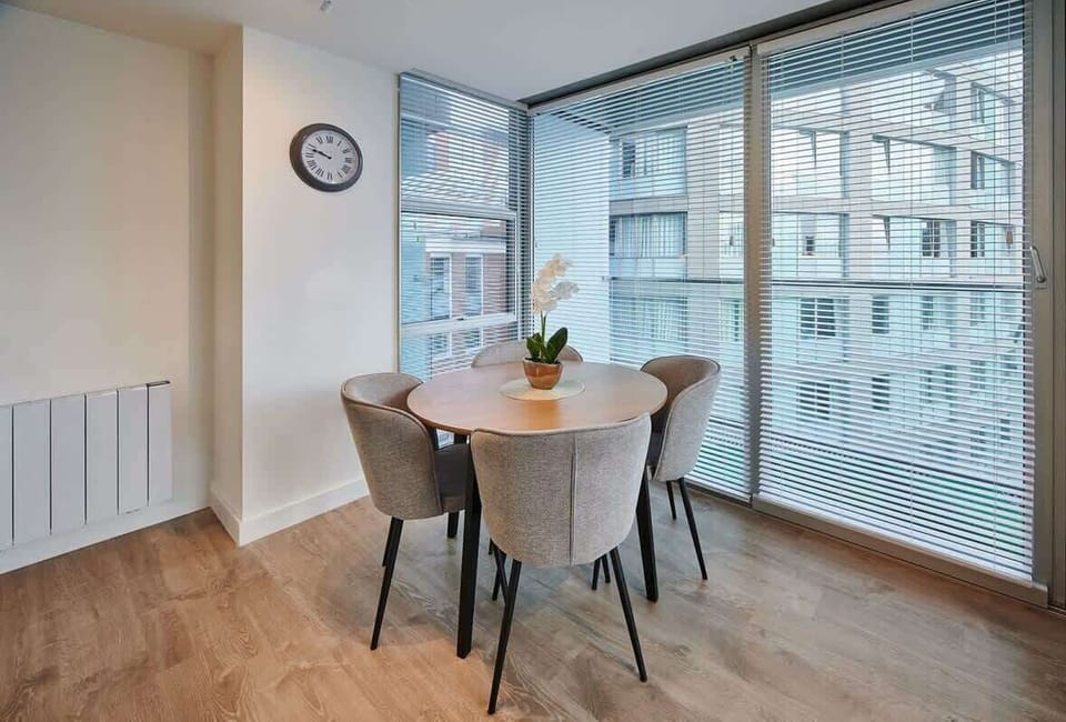 The Municipal View Abode, Liverpool - Host & Stay