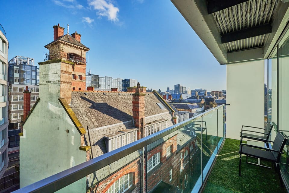 The Municipal View Abode, Liverpool - Host & Stay