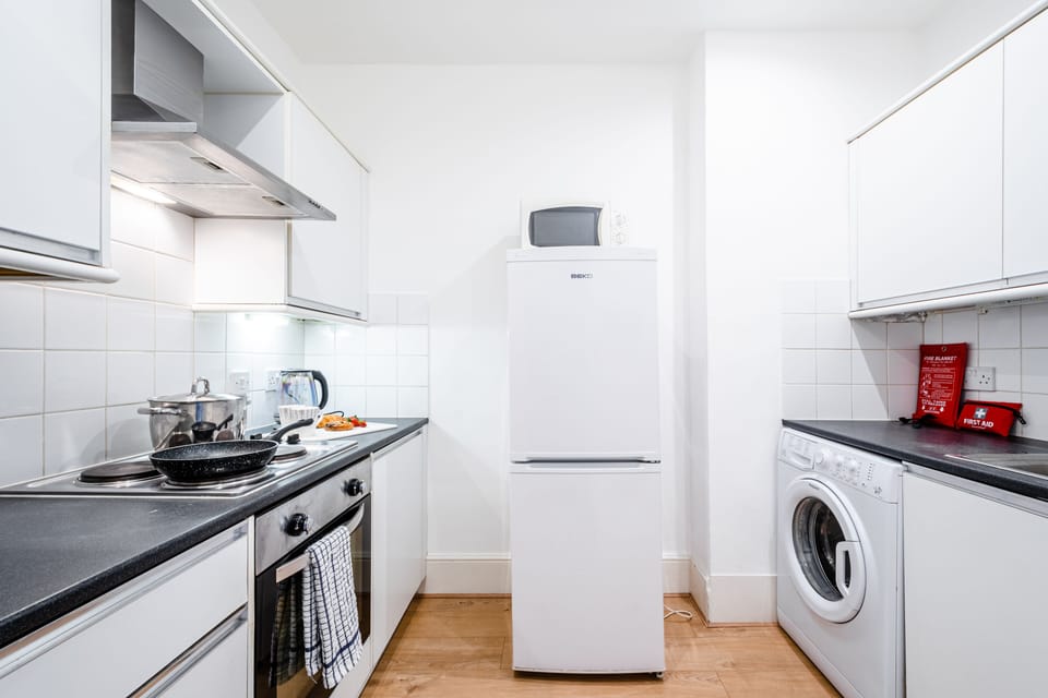 Apartment | 1 bedroom, blackout drapes, iron/ironing board, free WiFi