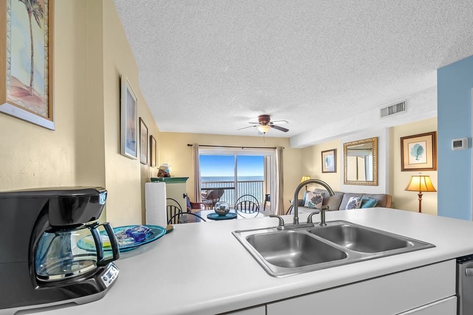 Executive Apartment, 1 Bedroom, Balcony, Beach View | Private kitchen | Fridge, microwave, oven, stovetop