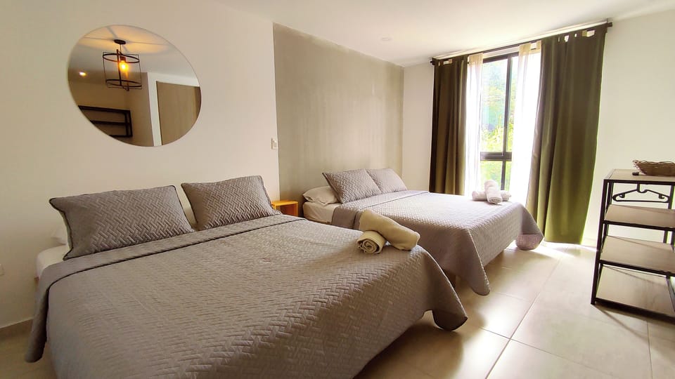 Basic Quadruple Room | Hypo-allergenic bedding, free WiFi
