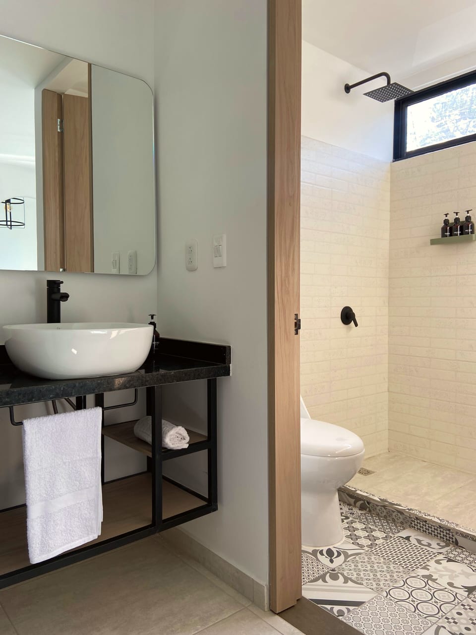 Shower, soap, shampoo, toilet paper
