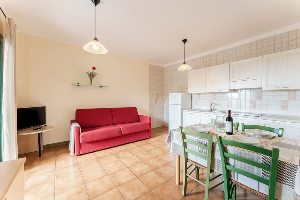 Apartment, 1 Bedroom, Balcony | Living area