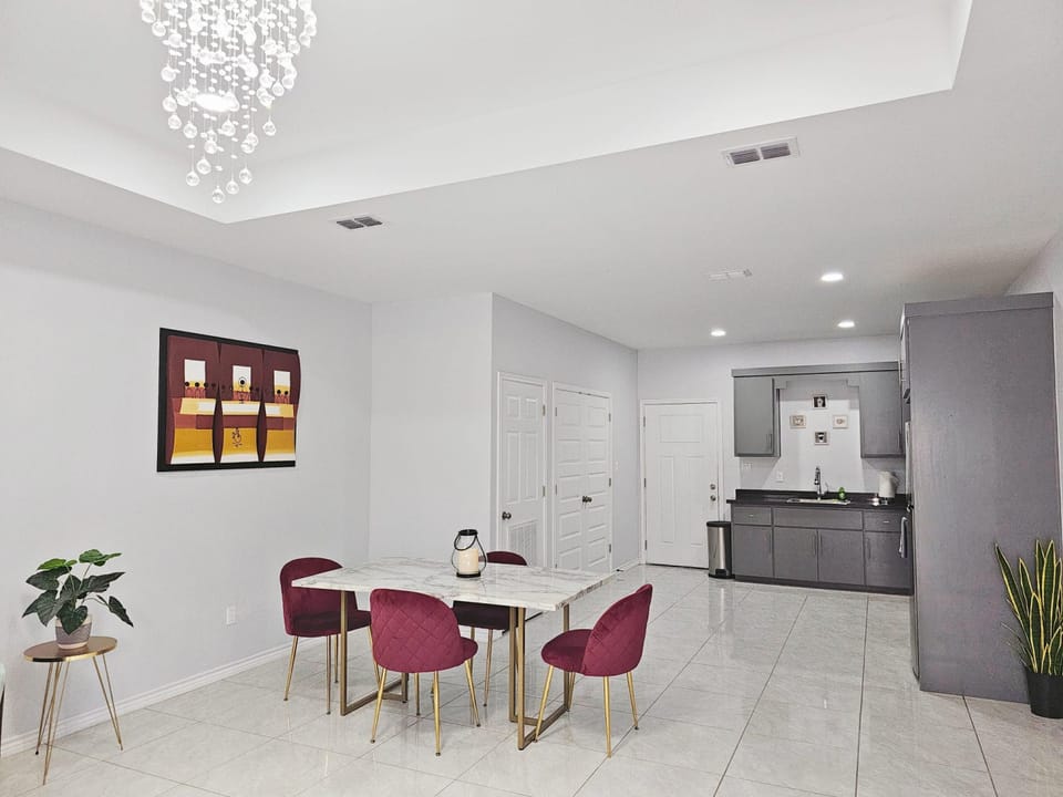 House | 2 bedrooms, desk, high-speed internet