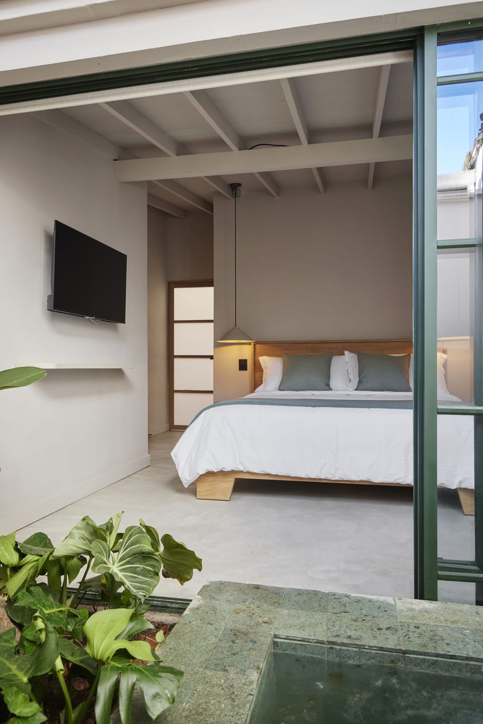 Deluxe Suite | Egyptian cotton sheets, premium bedding, down comforters