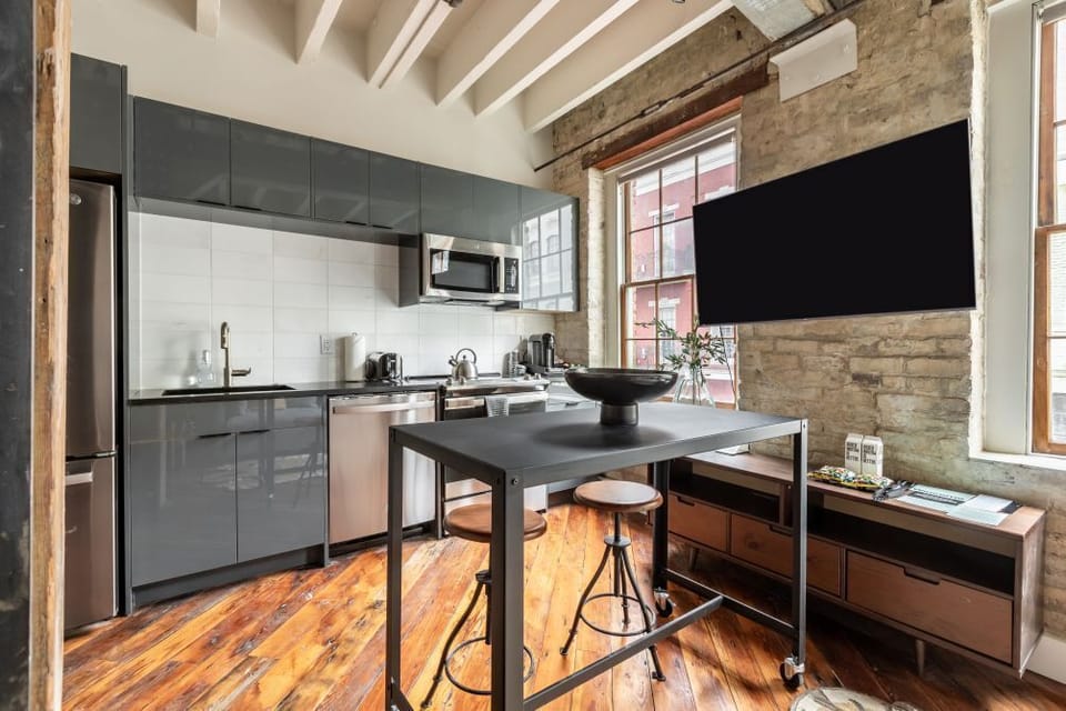 Cook up city adventures in this warehouse-chic kitchen.
