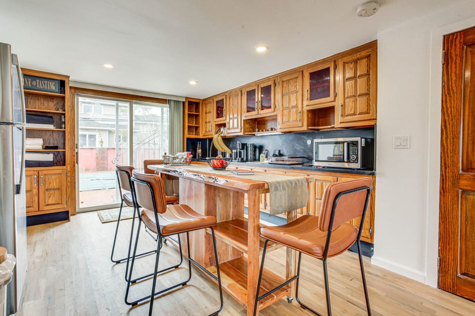 Dining Bar | Kitchenette