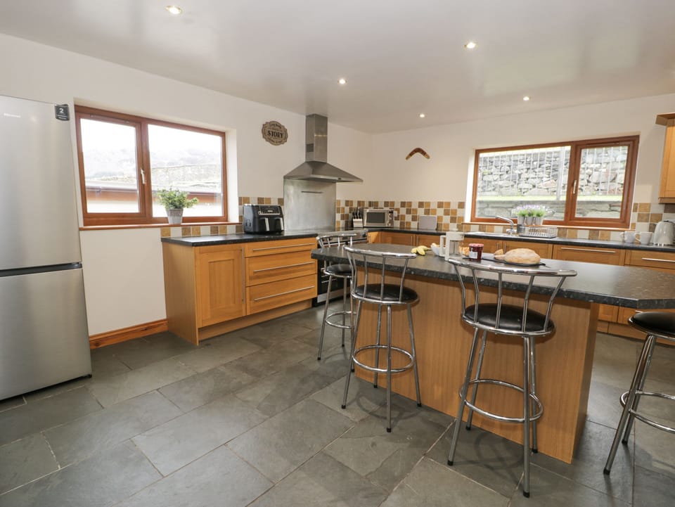 Fridge, dishwasher, electric kettle, toaster