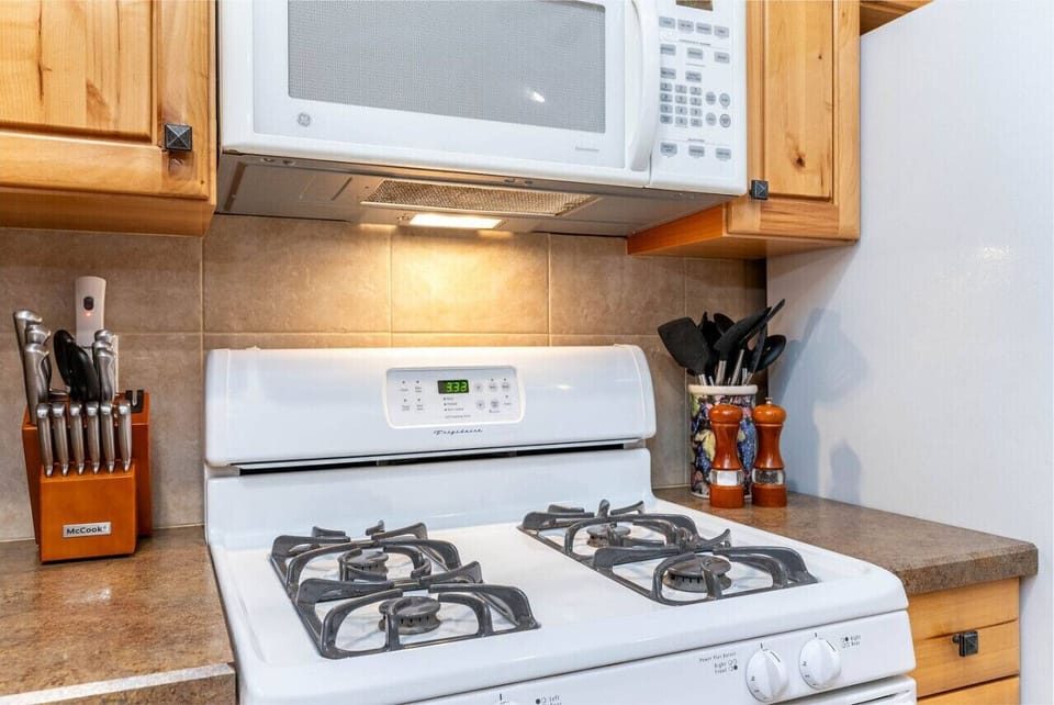 Gas stove, microwave
