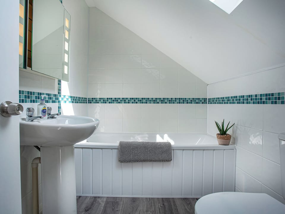 Bathroom | Hawthorne House, Watergate Bay