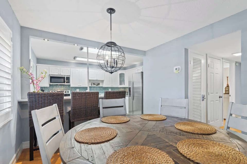Cozy second dining setup or workspace option