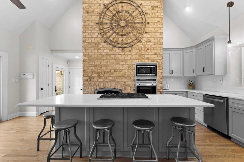 House (5 Bedrooms) | Interior