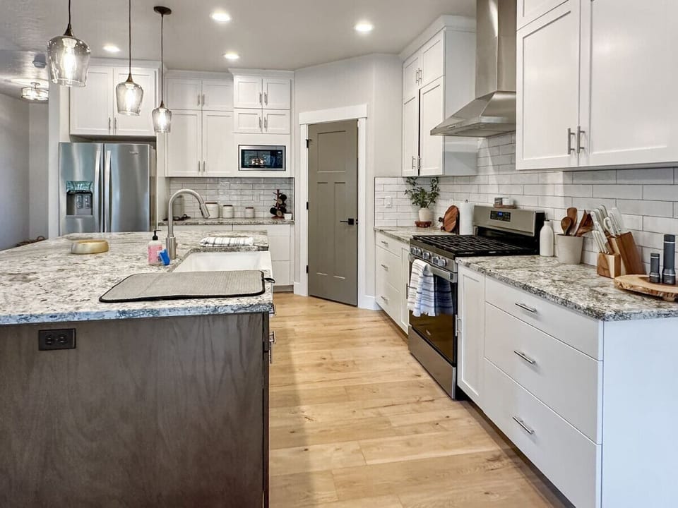 Clean & Bright Kitchen. Tons of Counter Space!
