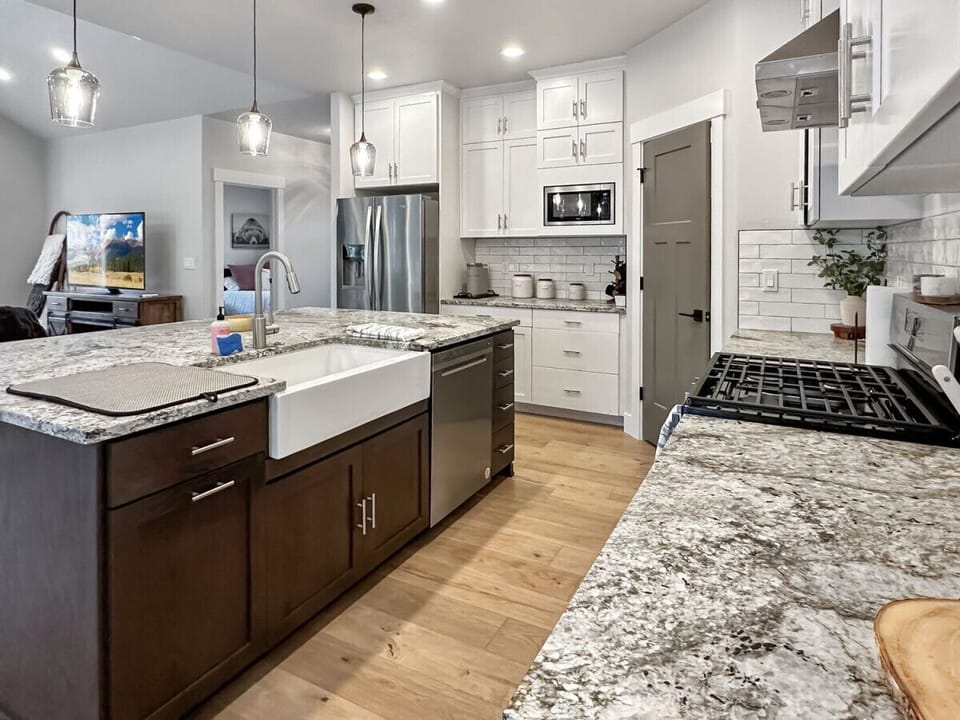 Clean & Bright Kitchen. Tons of Counter Space!