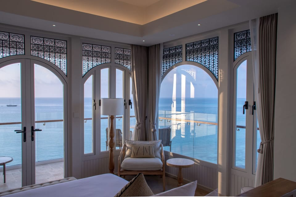 Grand Seaview | Premium bedding, memory foam beds, minibar, in-room safe
