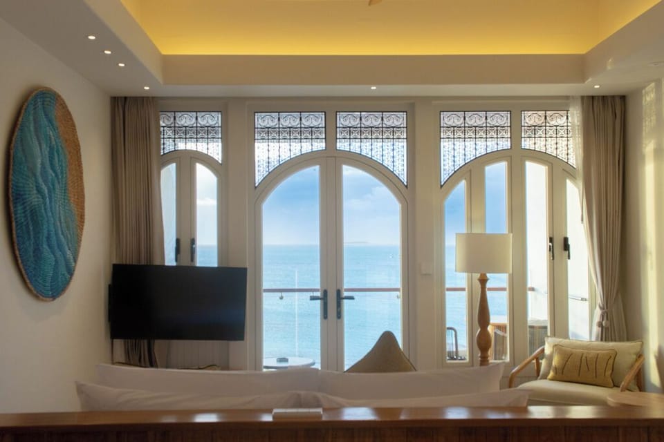 Premium Deluxe Seaview | Premium bedding, memory foam beds, minibar, in-room safe
