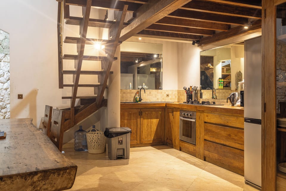 Luxury Villa | Private kitchen | Fridge, microwave, oven, stovetop