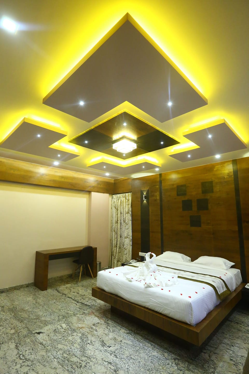 Superior Double Room | Rollaway beds, free WiFi, bed sheets