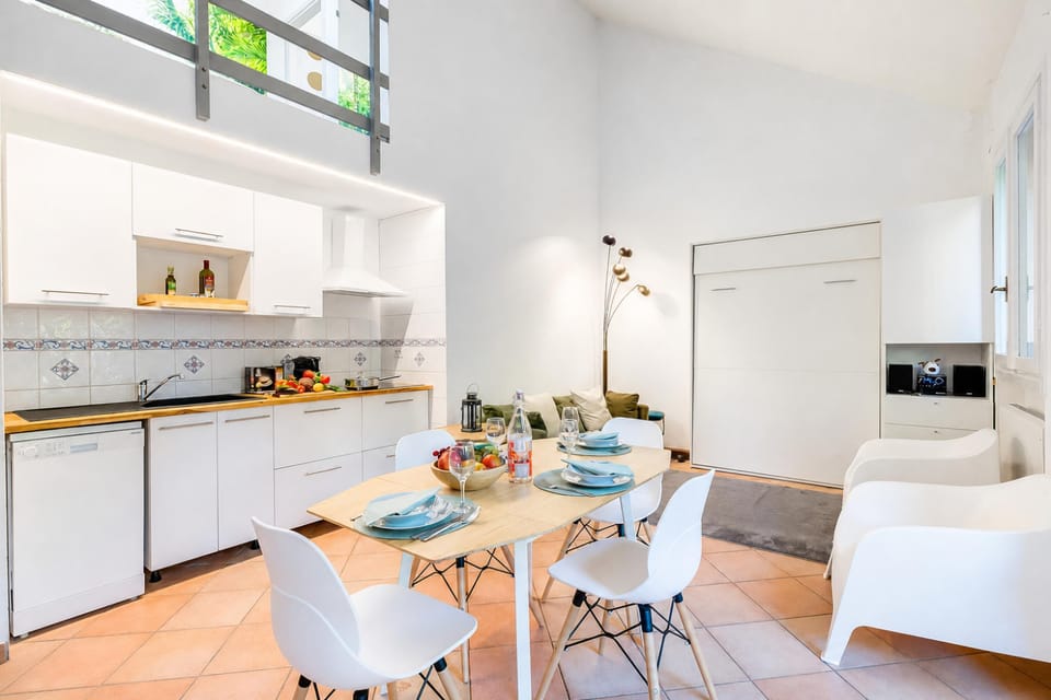 Standard House, 1 Bedroom, Microwave (France Apartment with Garden, Pool &) | Dining