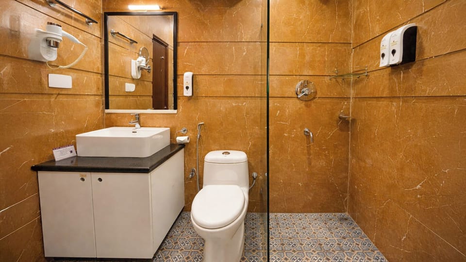 Deluxe Room | Bathroom | Slippers