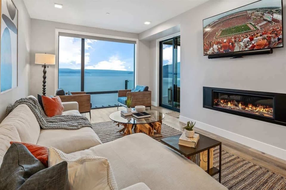 Exquisite furnishings and a cozy fireplace 